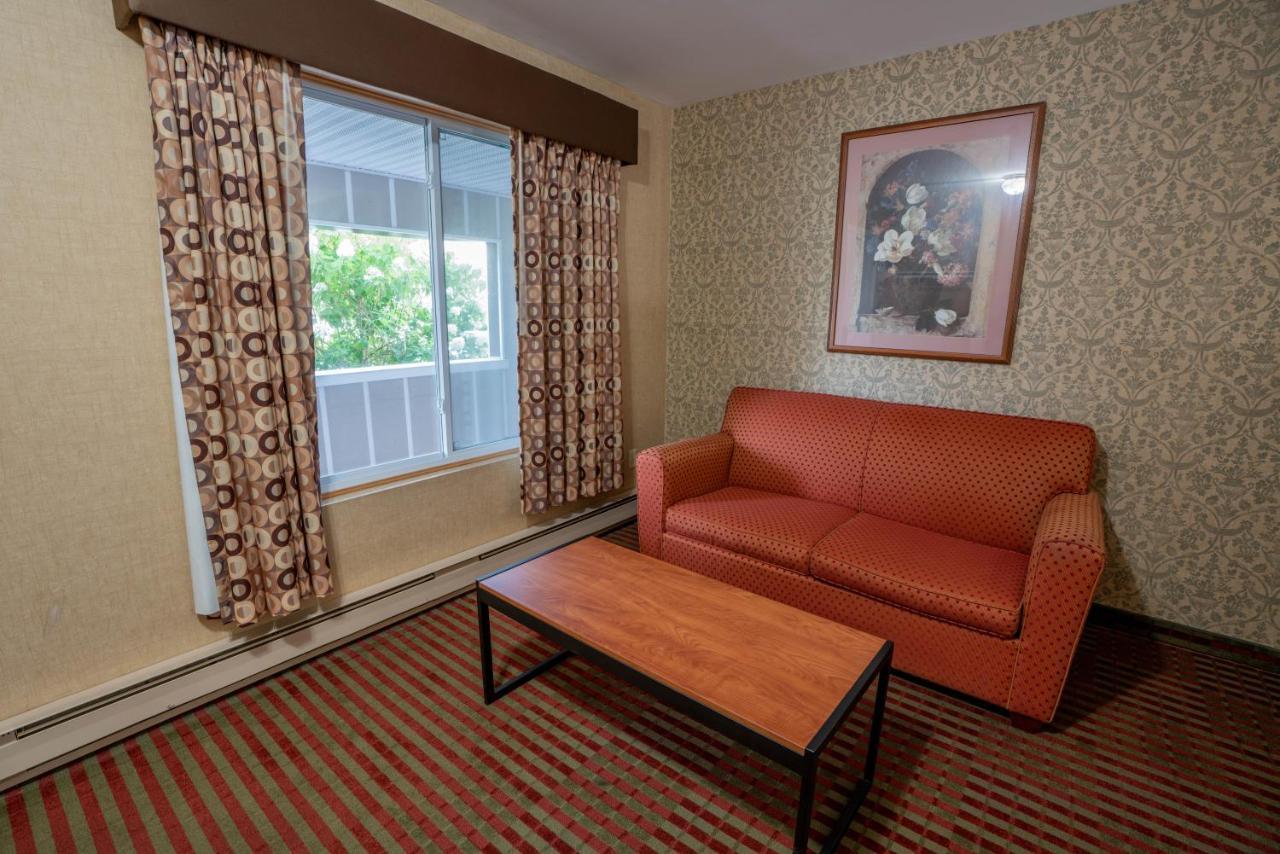 All Seasons Inn & Suites Bourne Luaran gambar
