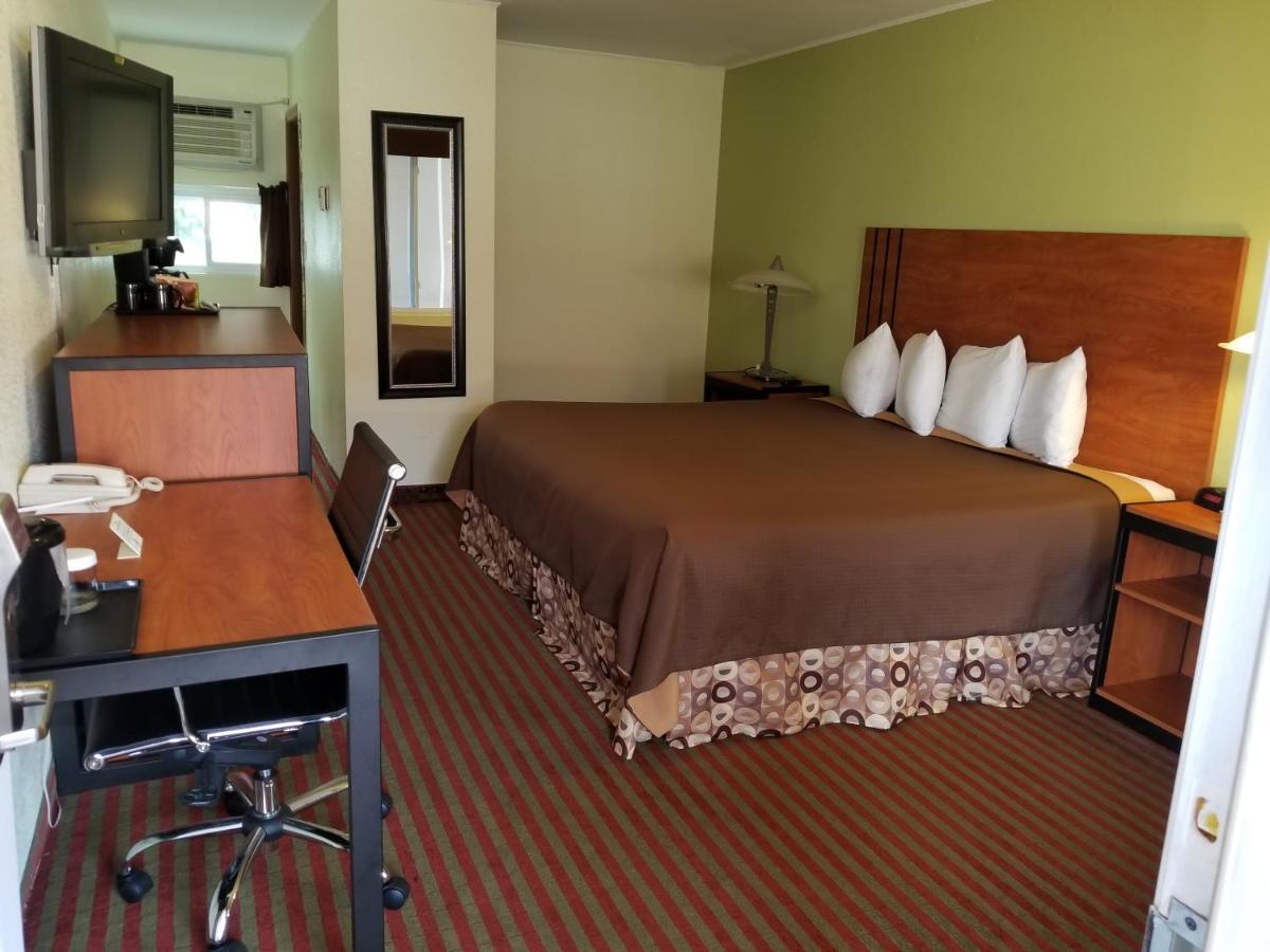 All Seasons Inn & Suites Bourne Luaran gambar